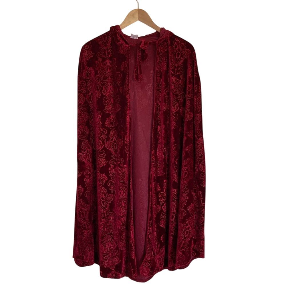Spirit Halloween Womens Red Velour Hooded‎ Long Cape Size Small Costume Dress Up